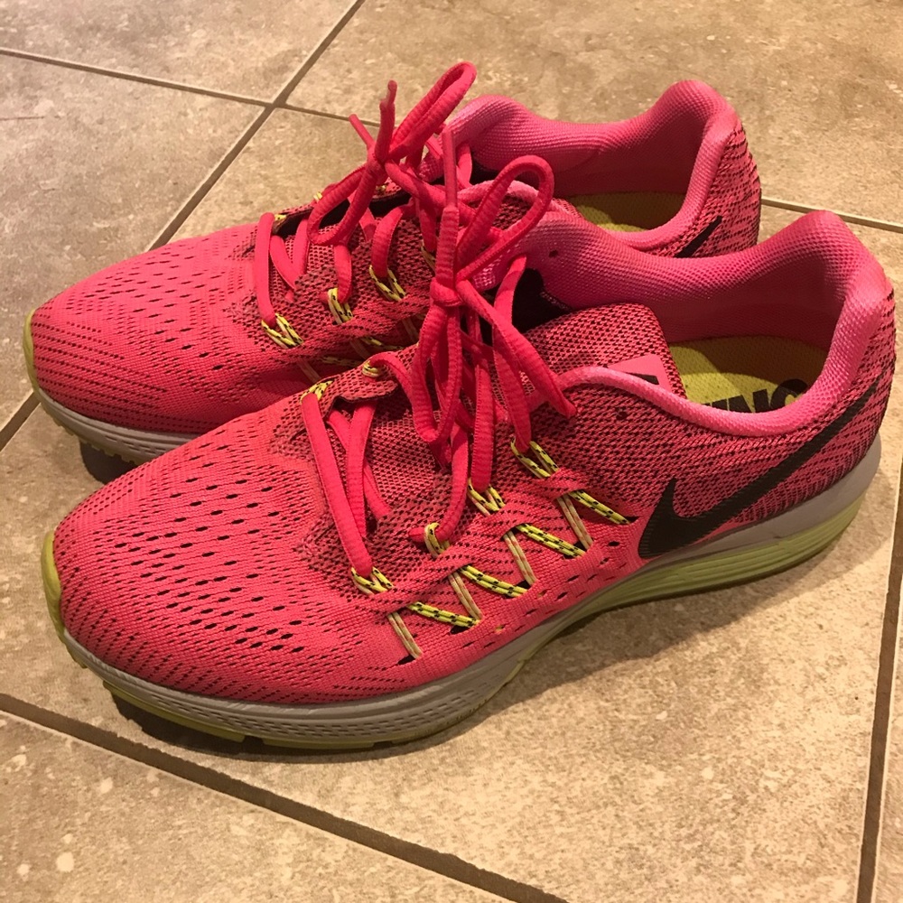 Women’s Nike Zoom Vomero 10 Size 9.5